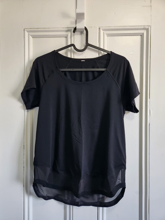 lululemon athletica Tops - Lululemon Women’s Short Sleeve High-Low Mesh Hem Top - Size 4
